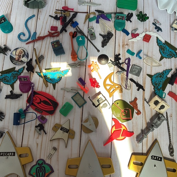 STAR TREK Lot 100+ Action Figures/Accessories Vintage Stands Aliens Q + more!!!! - Picture 10 of 16